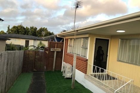 Photo of property in 3/305 Great North Road, Henderson, Auckland, 0612