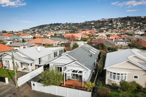 Photo of property in 18 Pretoria Avenue, Saint Clair, Dunedin, 9012