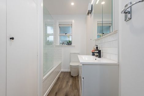 Photo of property in 10 Paterson Street, Pahiatua, 4910