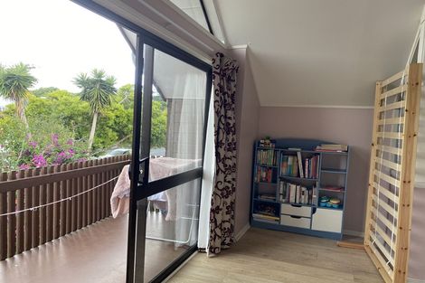 Photo of property in 38 Atkin Avenue, Mission Bay, Auckland, 1071