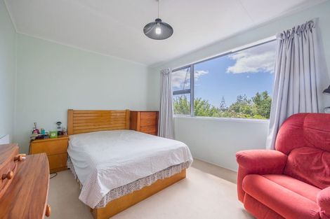 Photo of property in 2/27 Raleigh Road, Northcote, Auckland, 0627