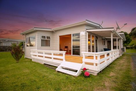 Photo of property in 26 Esplanade Road, Tahawai, 3170