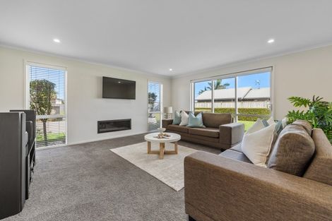 Photo of property in 19 Keene Drive, Bell Block, New Plymouth, 4312
