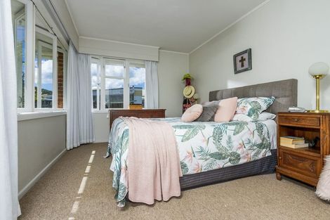 Photo of property in 120a Vauxhall Road, Narrow Neck, Auckland, 0624