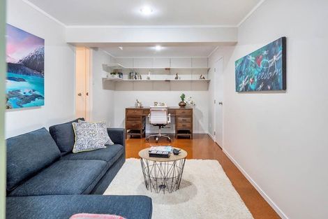 Photo of property in 215 Kaipara Road, Papakura, 2582