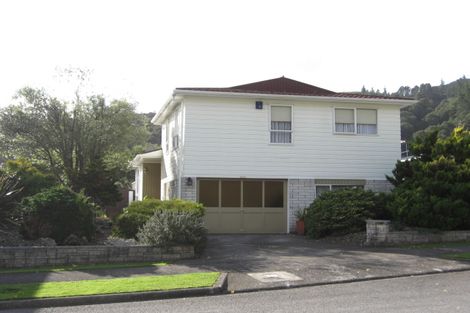 Photo of property in 14 Helvetia Grove, Naenae, Lower Hutt, 5011