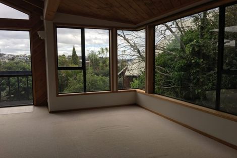 Photo of property in 3 Beulah Avenue, Rothesay Bay, Auckland, 0630