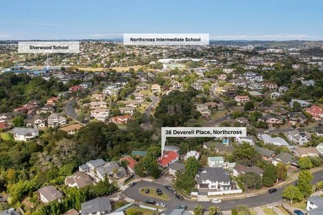 Photo of property in 38 Deverell Place, Northcross, Auckland, 0632
