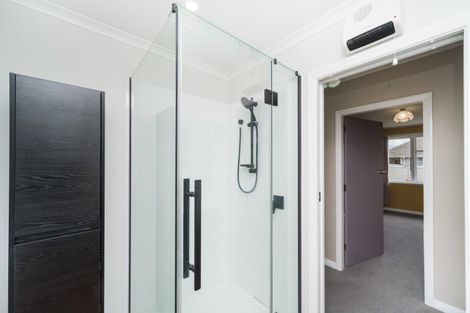 Photo of property in 3 Montrose Place, Takaro, Palmerston North, 4412