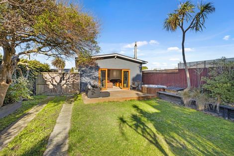 Photo of property in 22 Pacific Road, North New Brighton, Christchurch, 8083