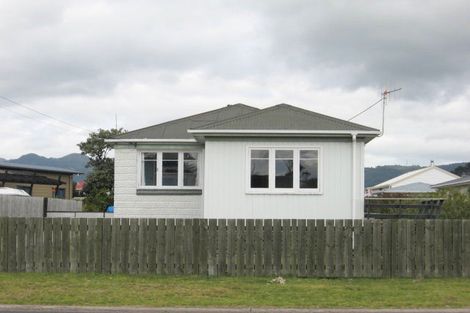 Photo of property in 227a Ocean Road, Whangamata, 3620