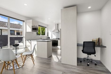 Photo of property in 12 Resolution Place, Bryndwr, Christchurch, 8053