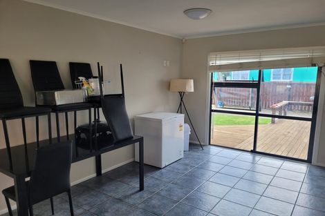 Photo of property in 16 Montmere Avenue, Te Atatu Peninsula, Auckland, 0610