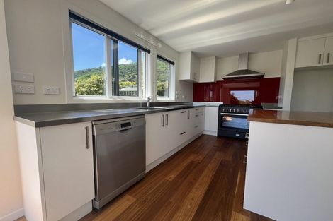 Photo of property in 21 Kereru Street, Waikanae, 5036
