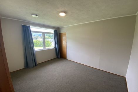 Photo of property in 43 Tennyson Crescent, Stoke, Nelson, 7011