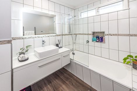 Photo of property in 3/5 Saint Leonard Street, Saint Johns Hill, Whanganui, 4501