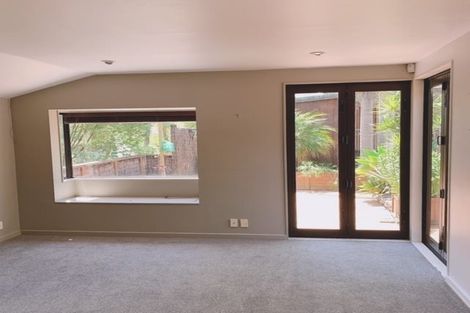 Photo of property in 5 Telephone Road, Birkenhead, Auckland, 0626