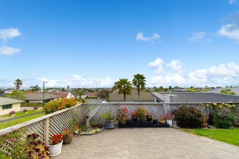 Photo of property in 1 Sandhurst Rise, Henderson, Auckland, 0612