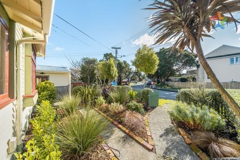 Photo of property in 17 Pirie Crescent, Moera, Lower Hutt, 5010