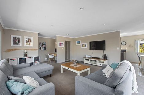 Photo of property in 57a Gledstane Road, Stanmore Bay, Whangaparaoa, 0932