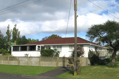 Photo of property in 2a Chapman Road, Te Atatu Peninsula, Auckland, 0610
