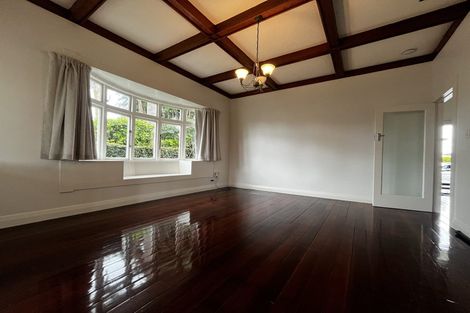 Photo of property in 11 Norwood Road, Bayswater, Auckland, 0622