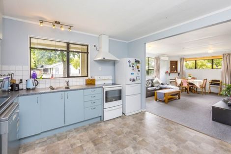 Photo of property in 2/6 Gemstone Drive, Birchville, Upper Hutt, 5018