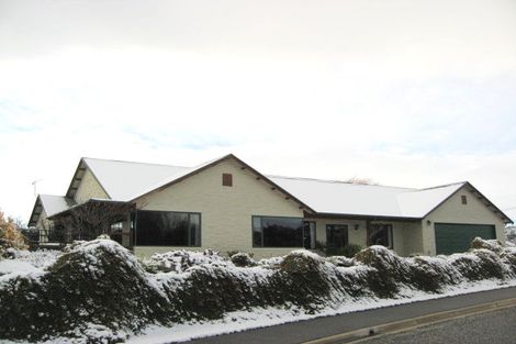 Photo of property in 2 Hawkdun Place, Bridge Hill, Alexandra, 9320