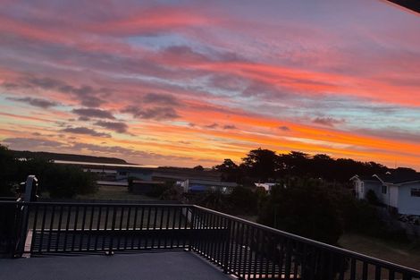 Photo of property in 122 Seabury Avenue, Foxton Beach, Foxton, 4815