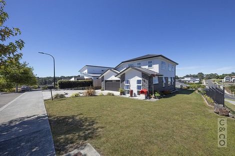 Photo of property in 2 Tauwaka Crescent, Riverhead, 0820