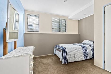 Photo of property in 689 Beach Road, Rothesay Bay, Auckland, 0630