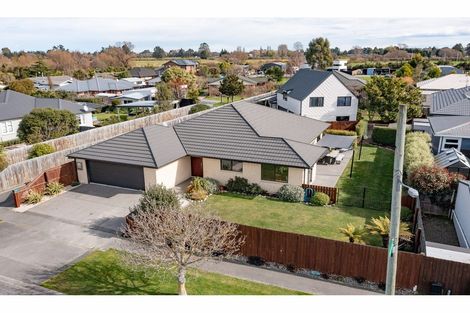 Photo of property in 17 Buckleys Road, Rangiora, 7400