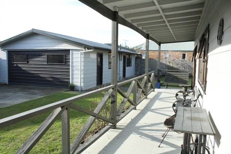 Photo of property in 135 Great North Road, Winton, 9720