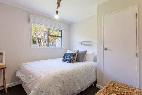 Photo of property in 33 Seddon Street, Waikanae, 5036