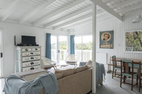 Photo of property in 43 Doves Bay Road, Kerikeri, 0294