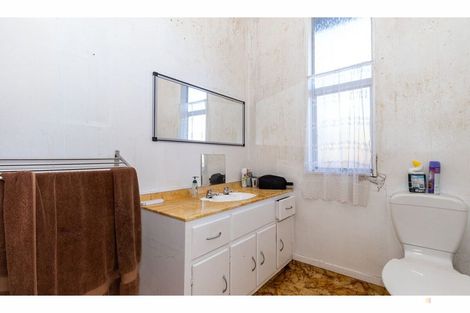 Photo of property in 1 Clifton Terrace, West End, Timaru, 7910