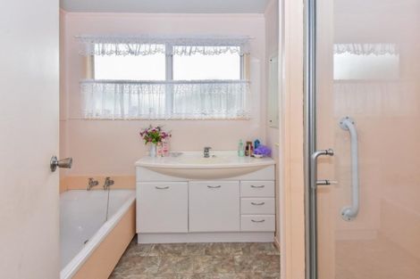 Photo of property in 14 Adel Place, Weymouth, Auckland, 2103