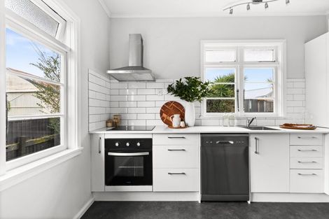 Photo of property in 1006 Saint Aubyn Street East, Parkvale, Hastings, 4122