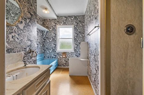 Photo of property in 8 Ross Street, Marton, 4710