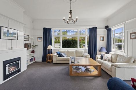 Photo of property in 33 Saint Andrews Square, Strowan, Christchurch, 8052