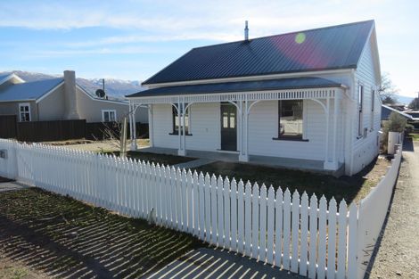 Photo of property in 11 Molyneux Avenue, Cromwell, 9310