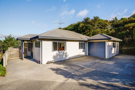 Photo of property in 18a Bowes Crescent, Strathmore Park, Wellington, 6022