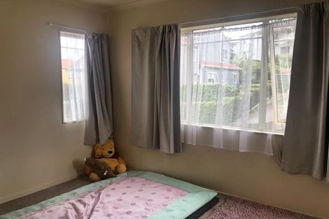 Photo of property in Chantelle Close, 44e Lavery Place, Sunnynook, Auckland, 0632
