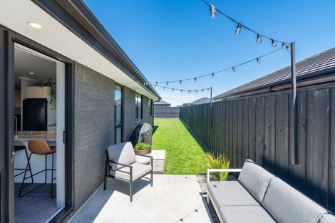 Photo of property in 8 Finstock Way, Rolleston, 7614