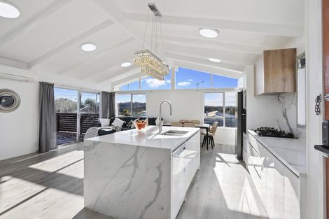 Photo of property in 58 Forest Hill Road, Henderson, Auckland, 0612