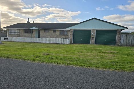 Photo of property in 41 Gisborne Terrace, Opunake, 4616