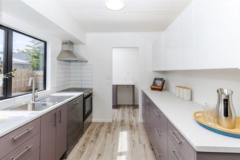 Photo of property in 22b Sandleigh Road, Hamilton Lake, Hamilton, 3204