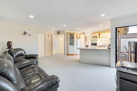 Photo of property in 4 San Lorenzo Rise, Henderson, Auckland, 0612
