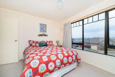 Photo of property in 14 Jordan Way, Kelvin Grove, Palmerston North, 4414