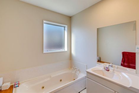 Photo of property in 1/126 Pages Road, Wainoni, Christchurch, 8061